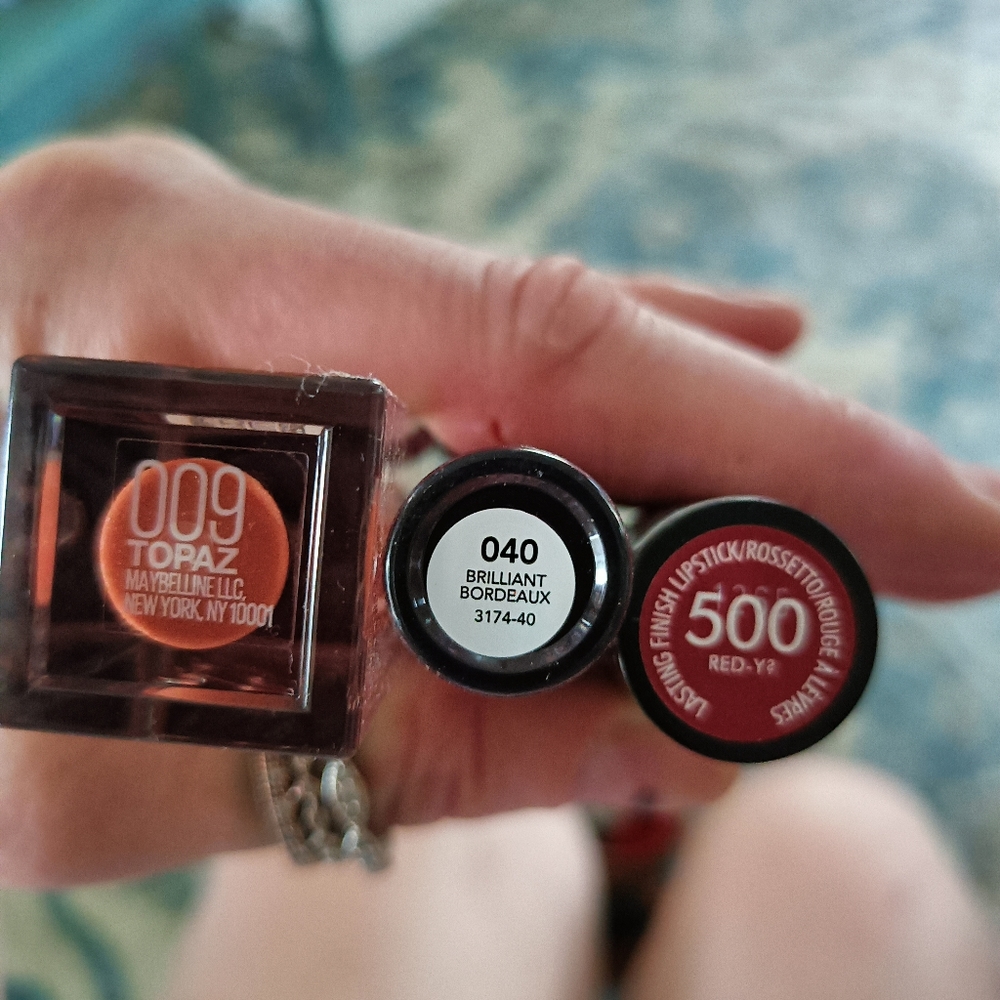 Makeup bundle - Picture 7 of 9